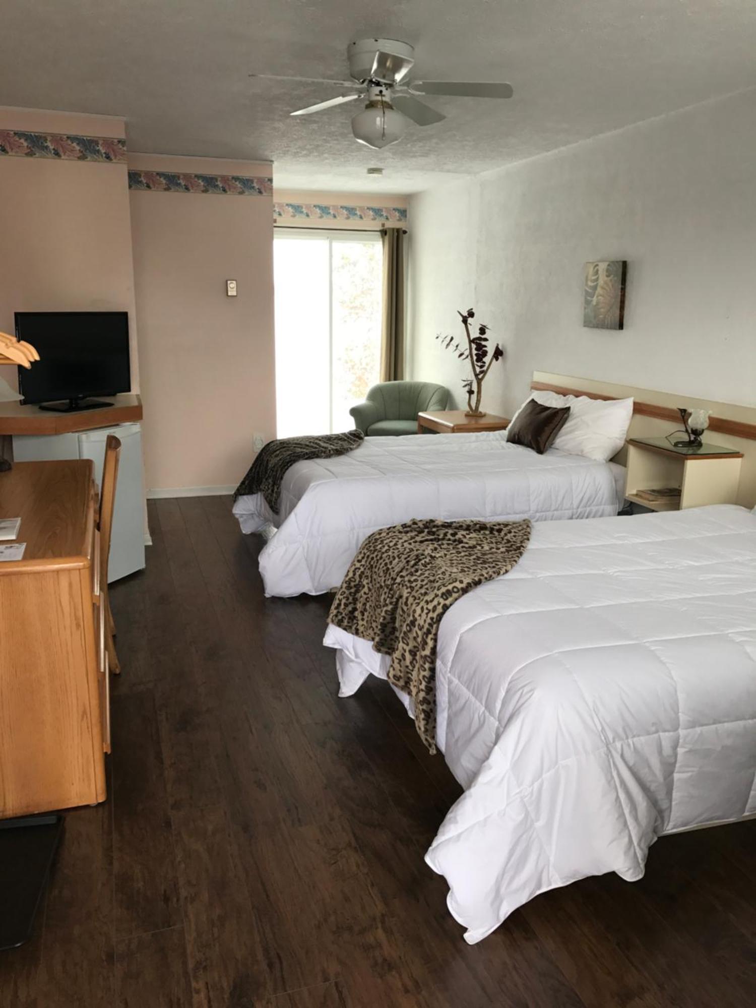 Motel Belle Riviere Saint-Jean-sur-Richelieu Rom bilde