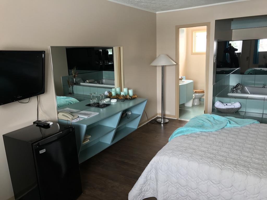 Motel Belle Riviere Saint-Jean-sur-Richelieu Eksteriør bilde