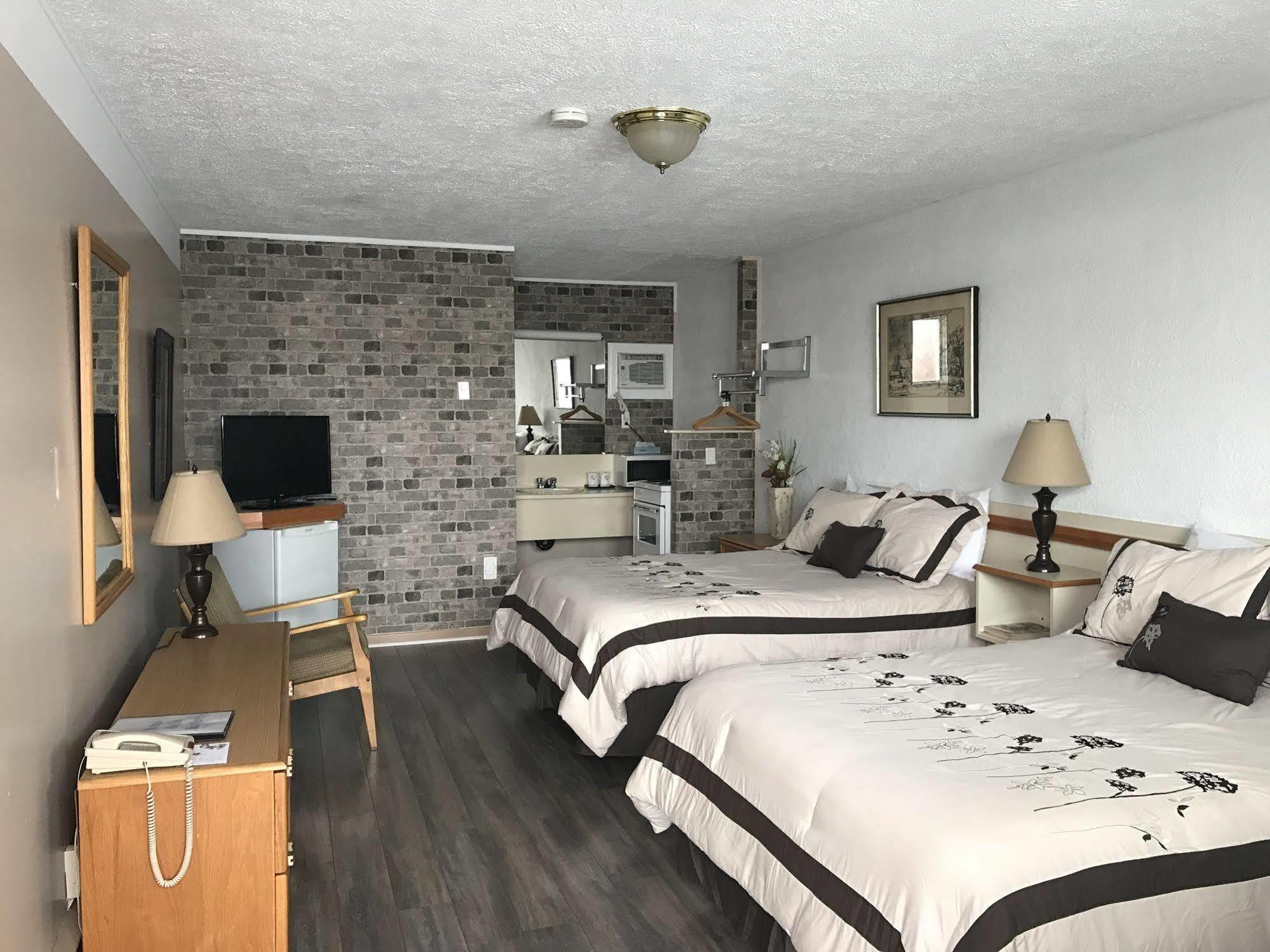 Motel Belle Riviere Saint-Jean-sur-Richelieu Eksteriør bilde