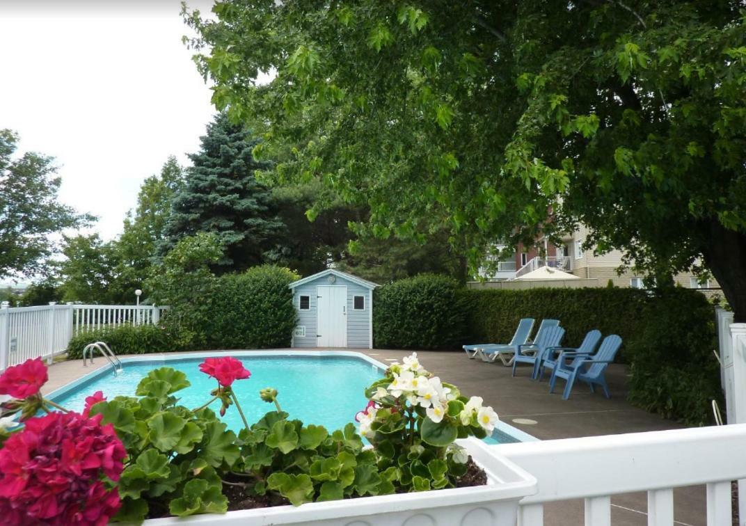 Motel Belle Riviere Saint-Jean-sur-Richelieu Eksteriør bilde